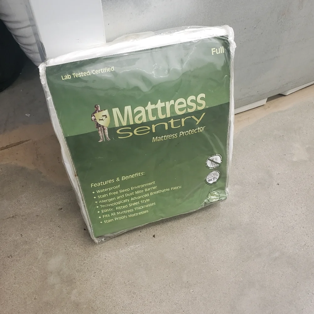 Premium mattress protector Size Twin NWT